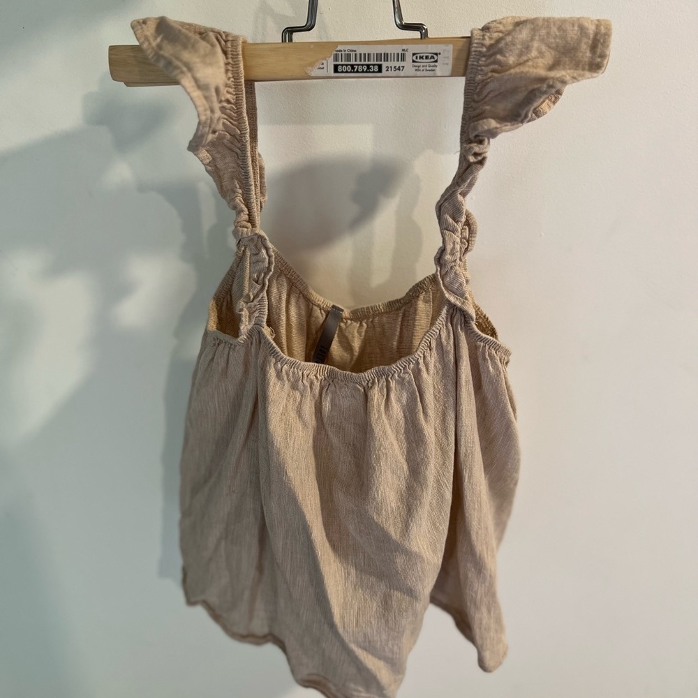 Fun cropped neutral top! - Picture 2 of 4
